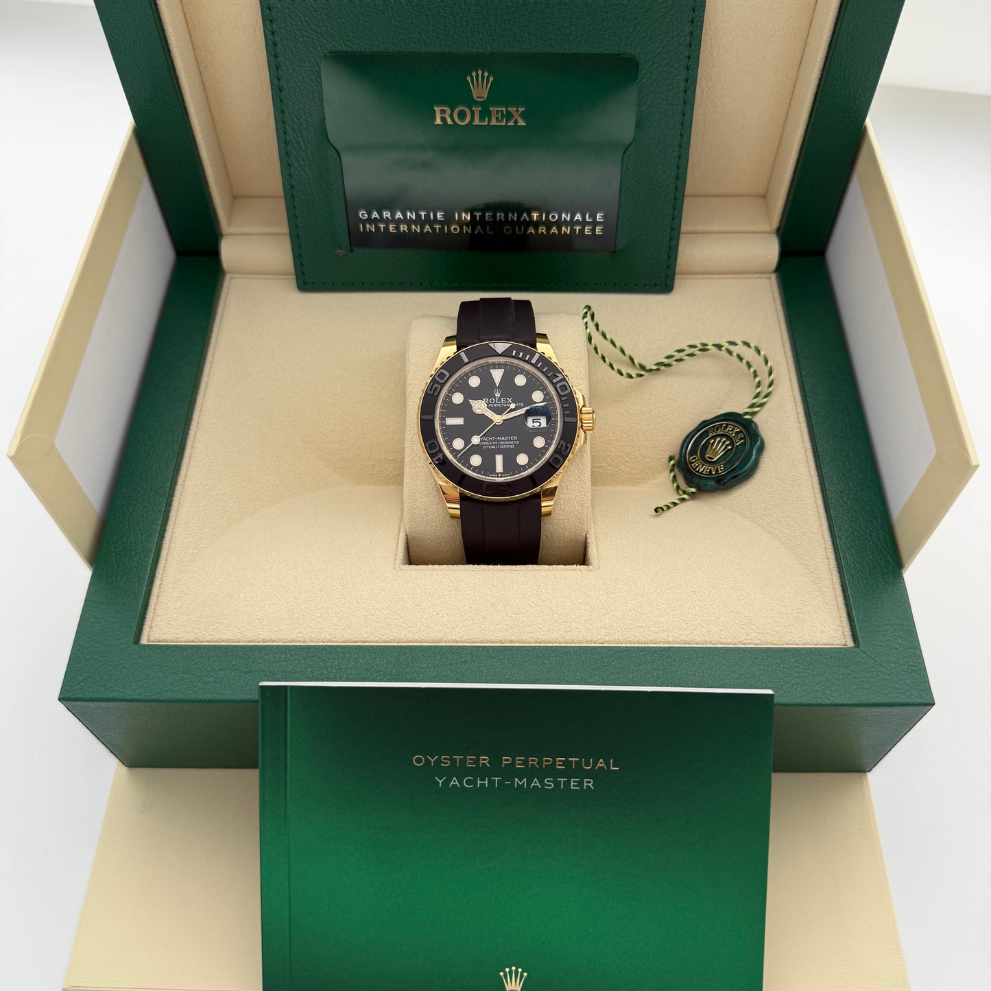 Yachtmaster 42, Gelbgold