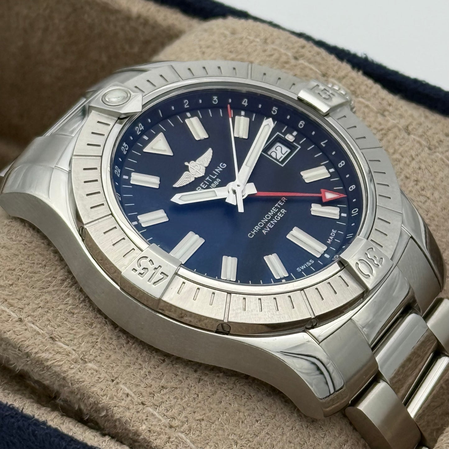 Avenger 43 GMT