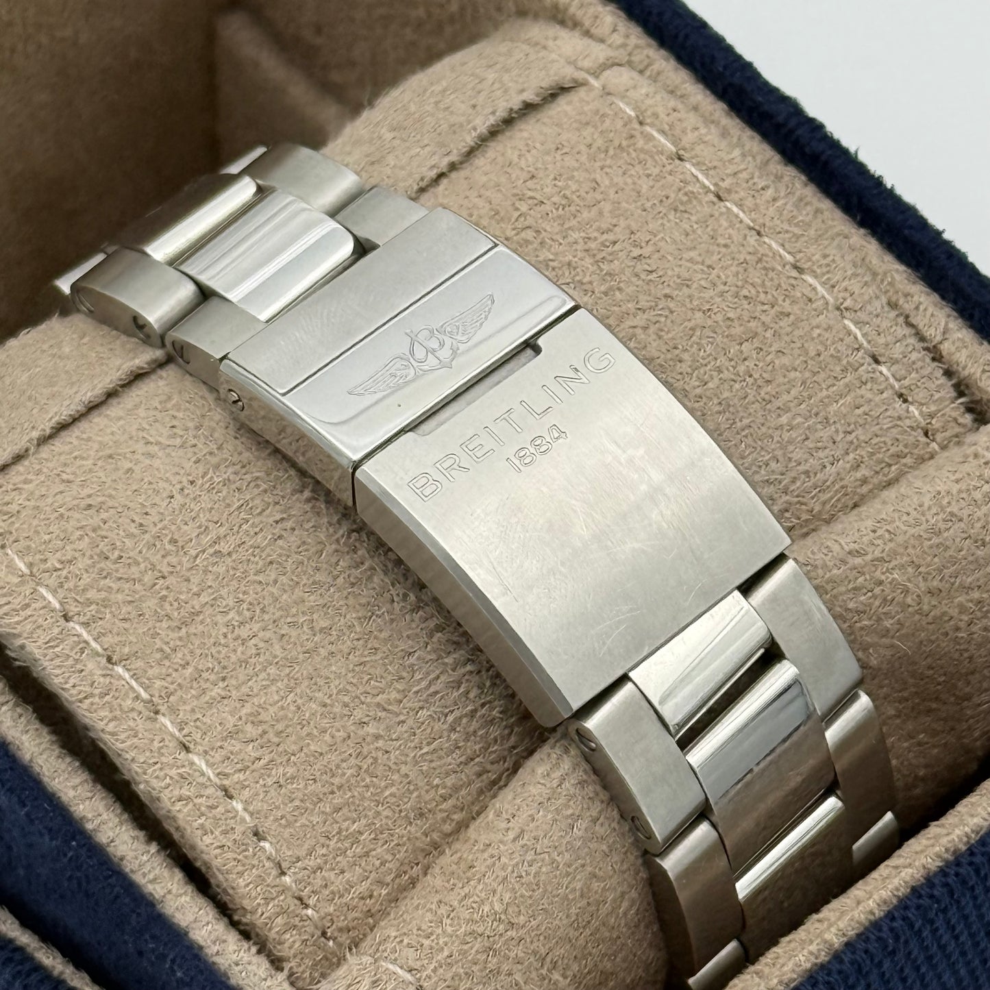 Avenger 43 GMT