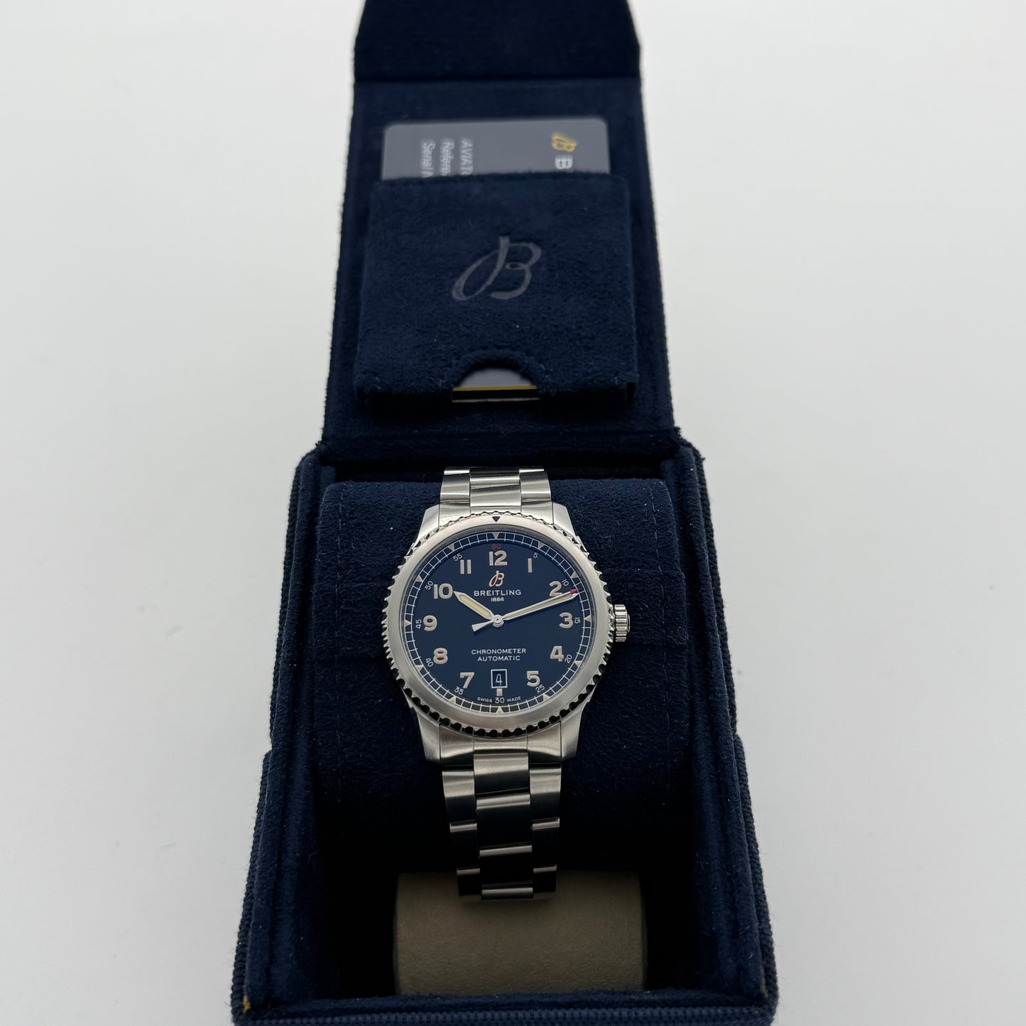 Aviator 8, ungetragen