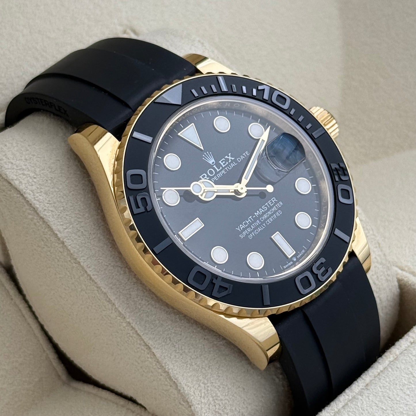 Yachtmaster 42, Gelbgold