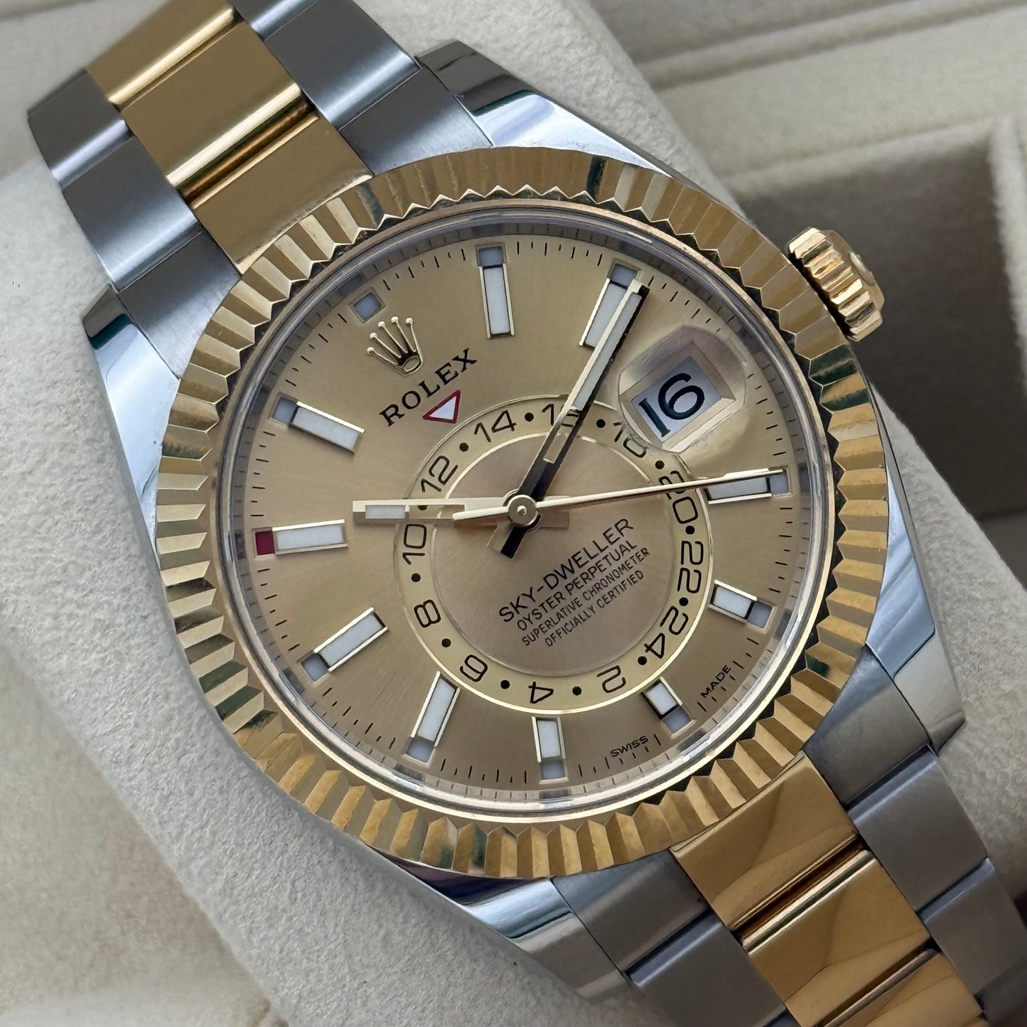 Sky Dweller, Stahlgold