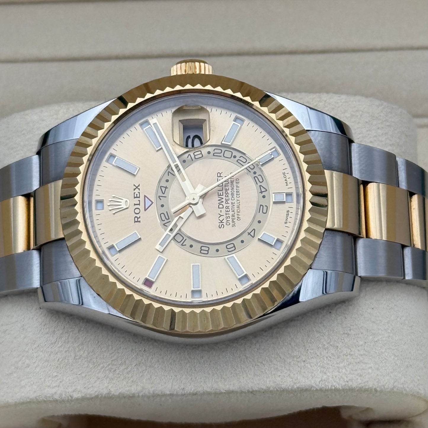 Sky Dweller, Stahlgold