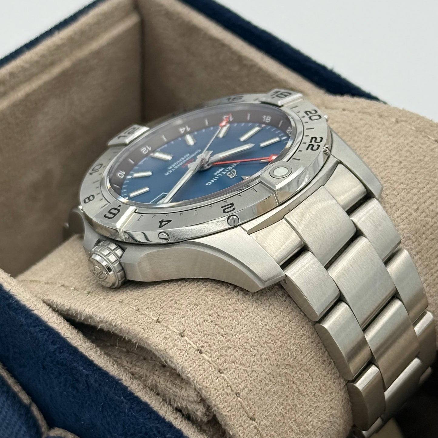 Avenger 44 GMT